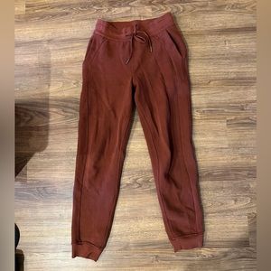 Lululemon High-Rise Scuba Jogger